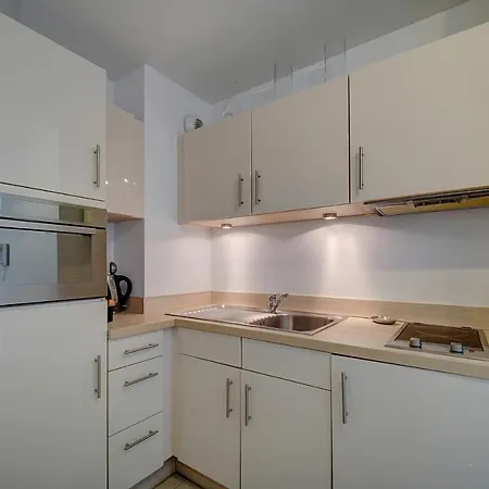 Apartment 2 Pieces Moderne Avec Terrasse Et Parking A 3mn Des Plages !l- A1b230 Cannes