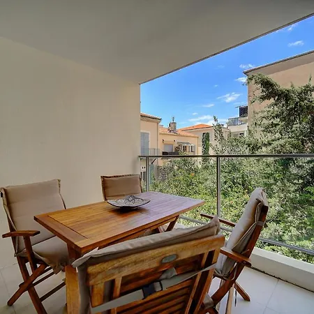 Moderne 2 Pieces Terrasse Parking, Clemenceau A1b230