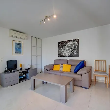 2 Pieces Moderne Avec Terrasse Et Parking A 3mn Des Plages !l- A1b230 Apartment *